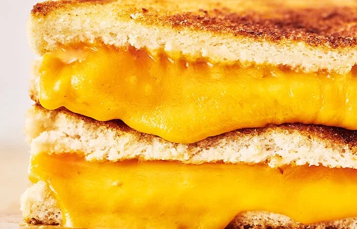 أضرار الجبنة السائلة على الصحة وكيفية تجنبها