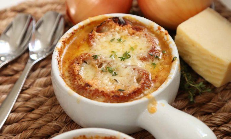 طريقة عمل شوربة البصل الاصلية