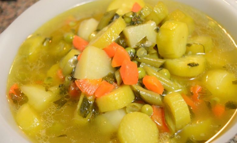 طريقة عمل شوربة الخضار بالكرفس
