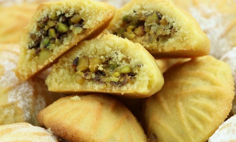 المعمول بالفستق الحلبي والجوز