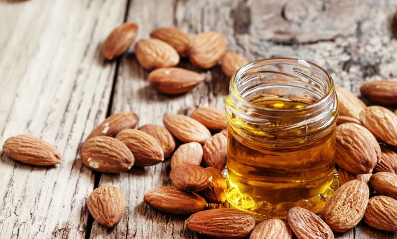فوائد زيت اللوز الحلو للبشرة، الشعر والجسم