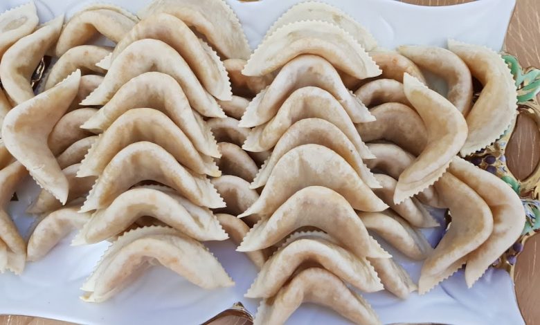كعب الغزال باللوز