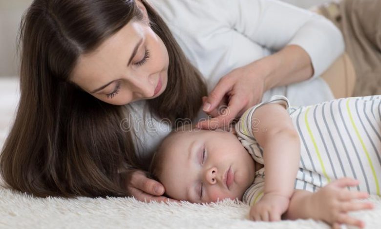 أفضل أطعمة تفيد الأم والطفل في فترة الرضاعة