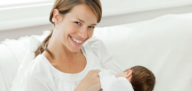 فوائد حليب الأم