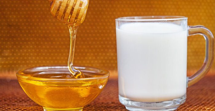ماسك الحليب والعسل لتفتيح البشرة