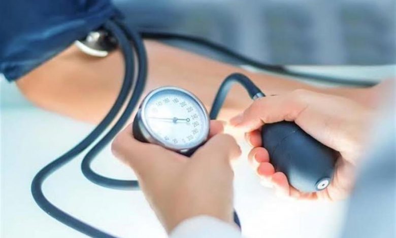 أعراض الضغط المرتفع والمنخفض