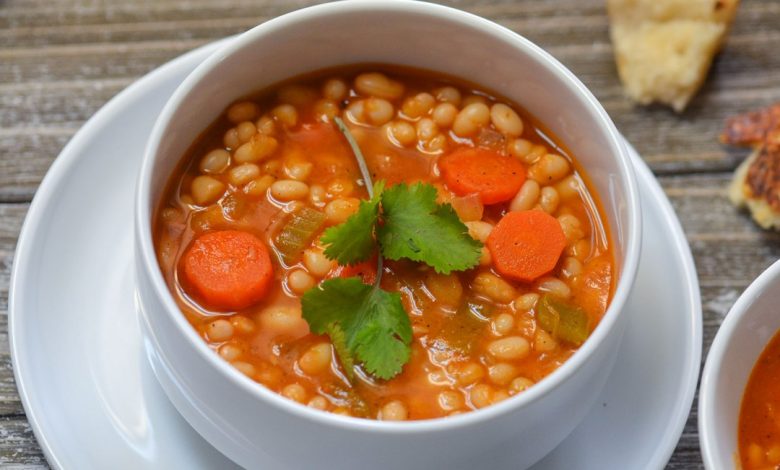 شوربة الجزر بالفاصوليا البيضاء