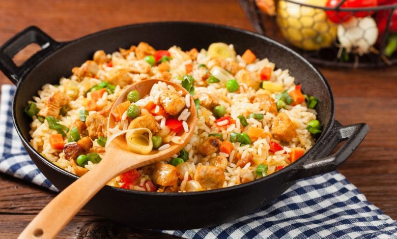 طريقة عمل أرز مفلفل بالدجاج والخضار