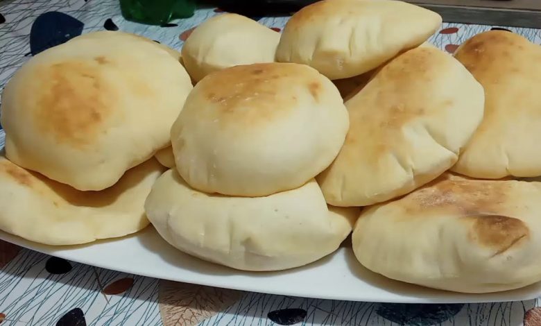 طريقة عمل الخبز الشامي