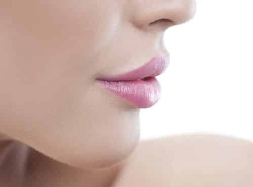زيت الفلفل الأحمر لتكبير الشفاه طبيعيًا