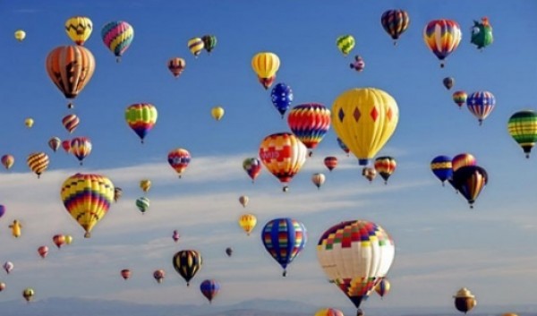 ما المسؤول عن ارتفاع المناطيد