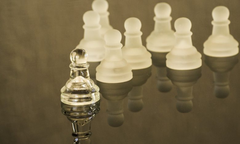 يمكن تحويل بعض الاجسام العاتمة الى اجسام شفافة وضح ذلك