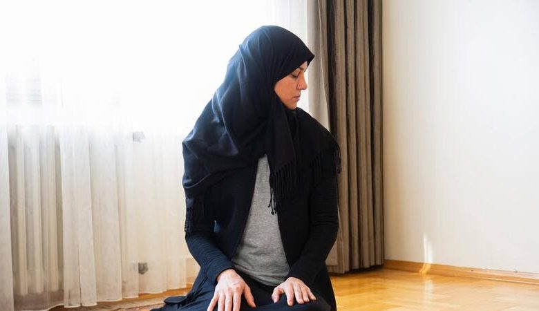 هل يجوز للمرأة الصلاة بدون حجاب