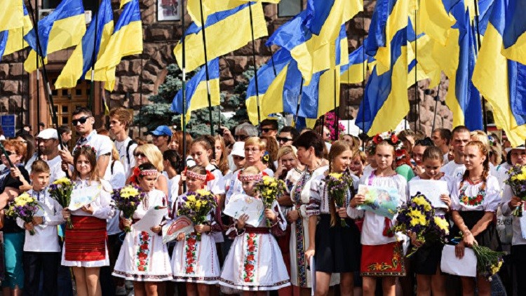 كم عدد سكان أوكرانيا