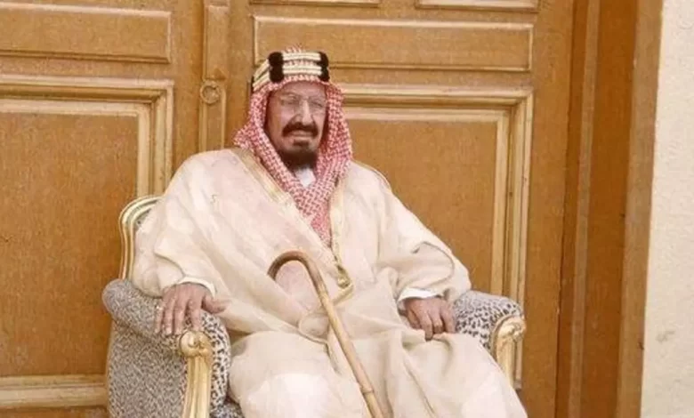 كم عام حكم الملك عبدالعزيز