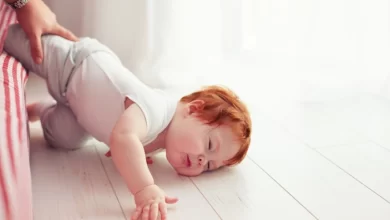 أعراض نزيف الدماغ بعد سقوط الطفل الرضيع