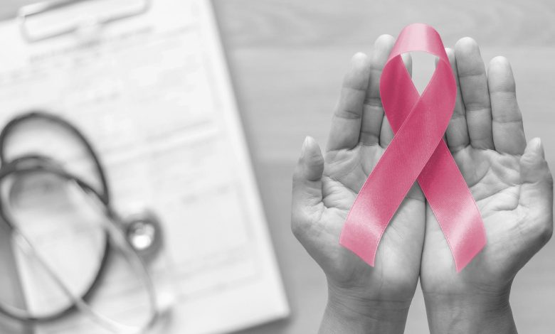 خطوات الفحص الذاتي لسرطان الثدي بالتفصيل - موقعي