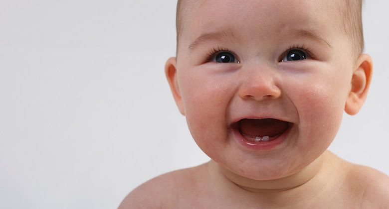 متى تظهر أسنان الرضيع