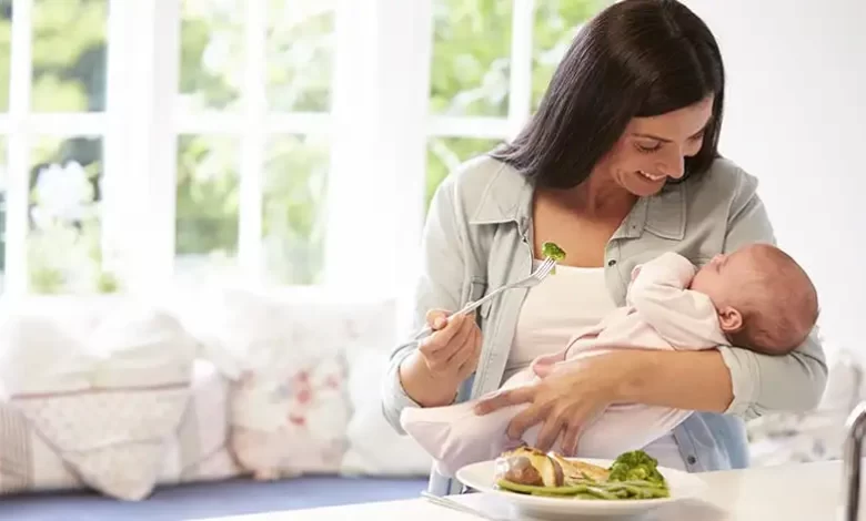 طعام الأم المرضعة دليل شامل للحصول على التغذية المناسبة